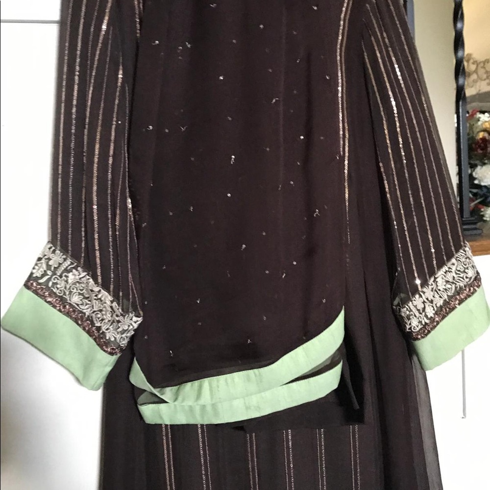 Pakistani Thread and Motifs Suit